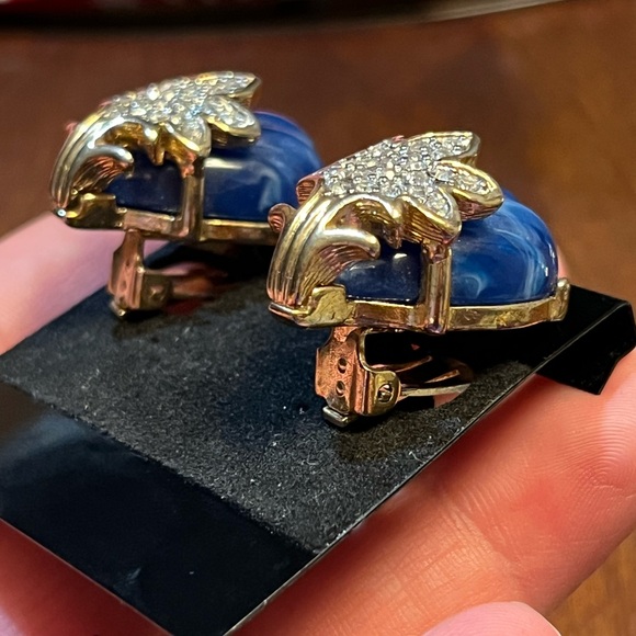 Vintage Kenneth Jay Lane Blue Domed Crystal Gold Tone Clip Earrings RARE - Picture 4 of 7